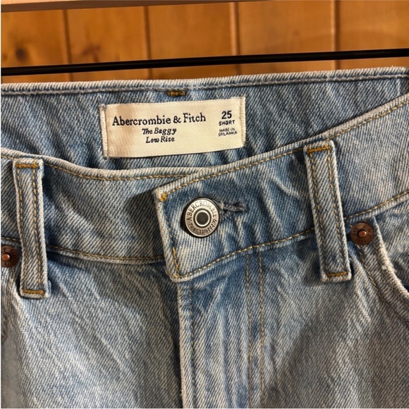 Abercrombie & Fitch Light Blue Jeans The baggy low rise - Picture 4 of 9